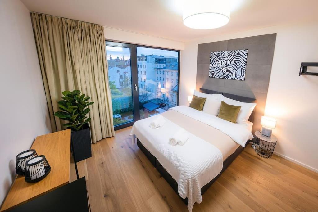 Apartment 5br+2bath Old Town Industrial Penthouse, A/c Prag